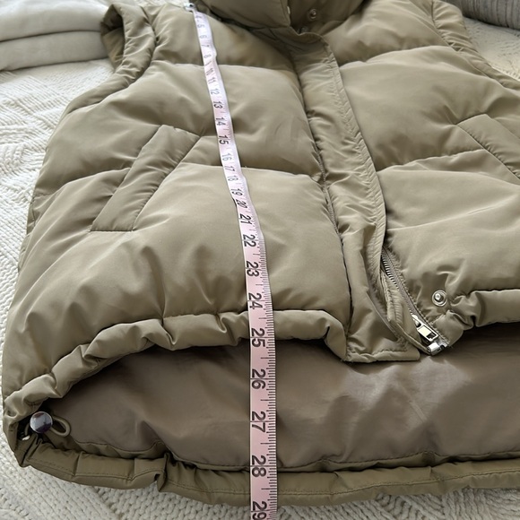 Elodie puffer oversized vest tag says size XS but fits to medium - Picture 6 of 13